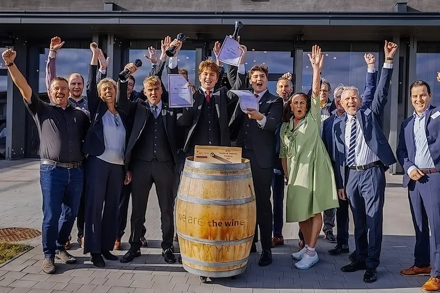 Paul Harms wird „Bester Nachwuchs Sommelier Österreichs 2023“